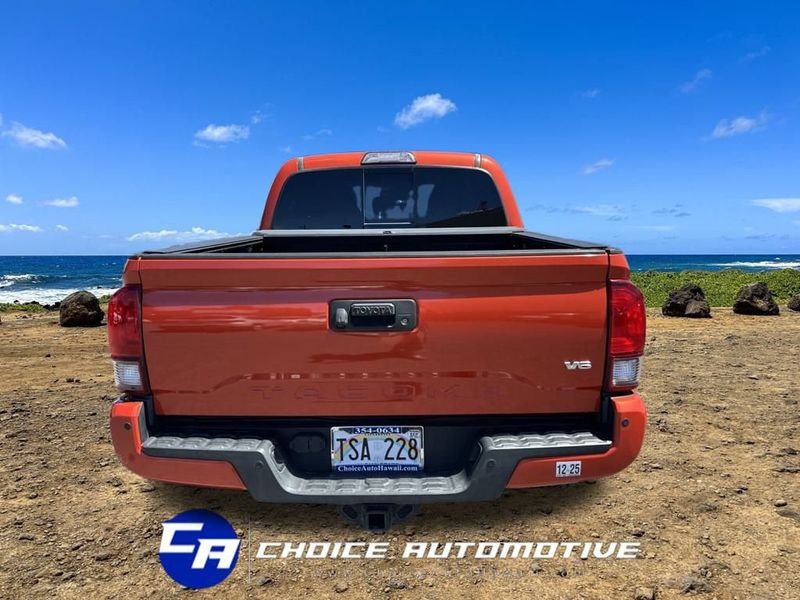 2018 Toyota Tacoma TRD Sport Double Cab V6 photo 3