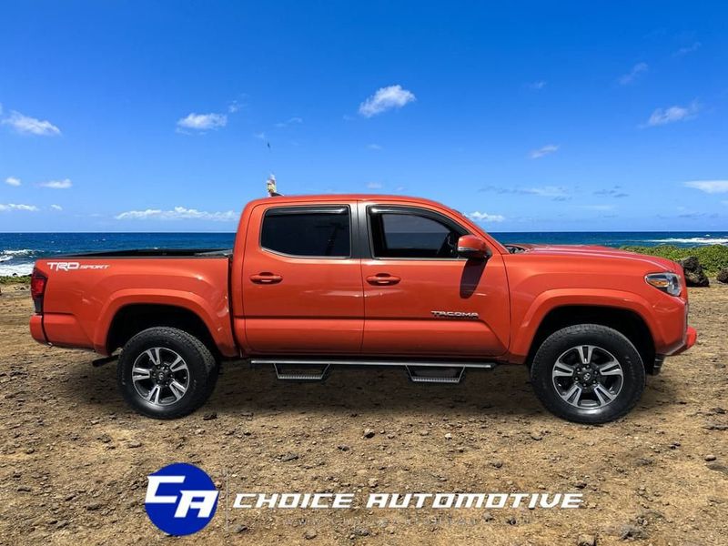 2018 Toyota Tacoma TRD Sport Double Cab V6 photo 5