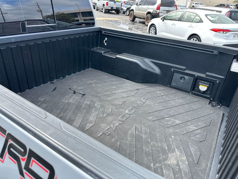 2018 Toyota Tacoma TRD Sport Double Cab 5' Bed V6 4x2 Automatic - 22950225 - 18