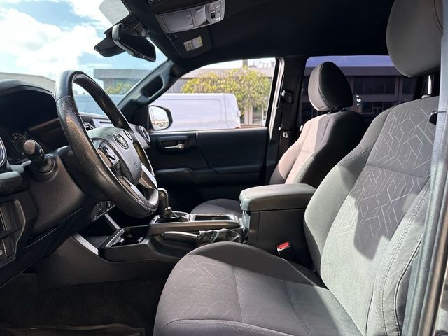 2018 Toyota Tacoma TRD Sport Double Cab 5' Bed V6 4x2 Automatic - 22968306 - 13