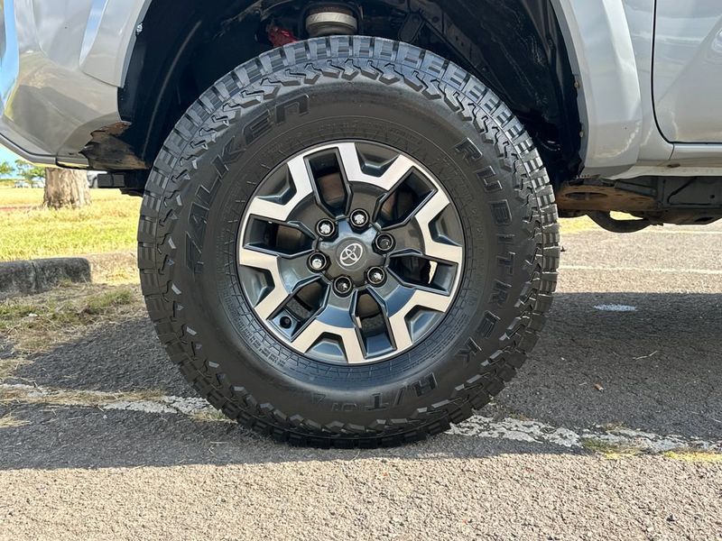 2018 Toyota Tacoma TRD Sport Double Cab 5' Bed V6 4x2 Automatic - 23023336 - 10