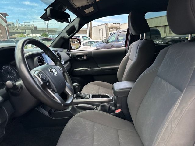 2018 Toyota Tacoma TRD Sport Double Cab 5' Bed V6 4x2 Automatic - 23031148 - 11