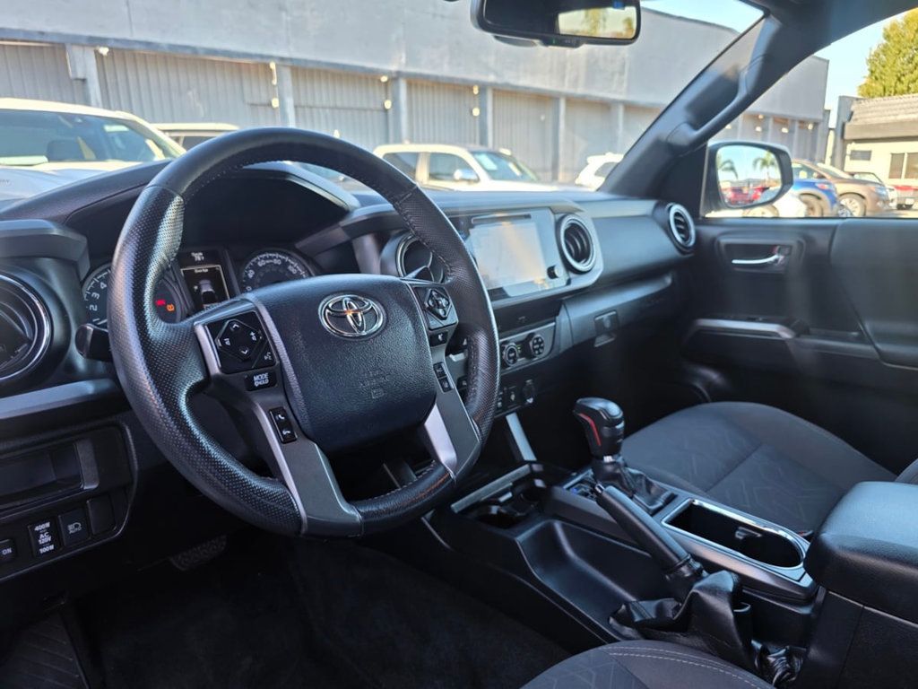 2018 Toyota Tacoma TRD Sport Double Cab 5' Bed V6 4x2 Automatic - 22971867 - 18