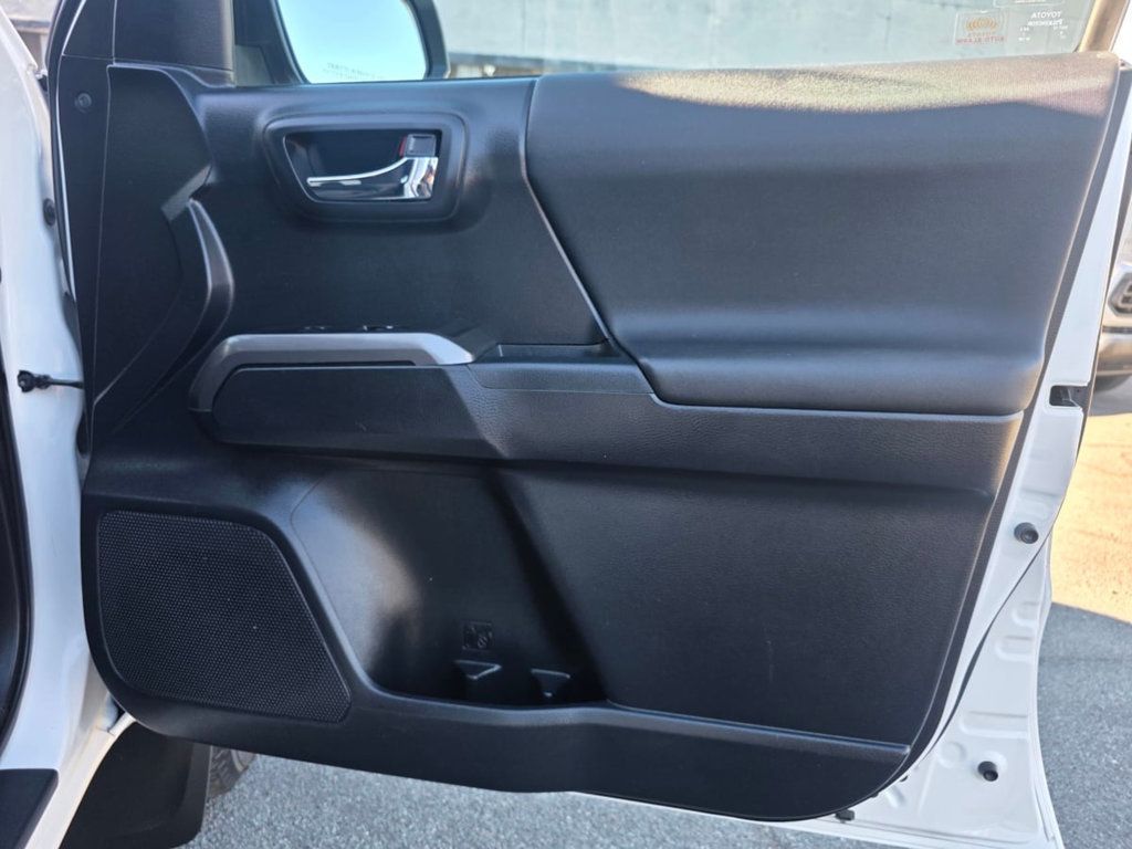 2018 Toyota Tacoma TRD Sport Double Cab 5' Bed V6 4x2 Automatic - 22971867 - 23