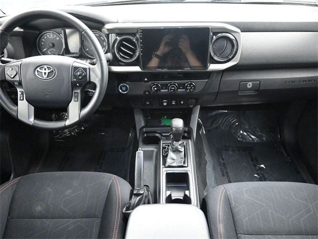 2018 Toyota Tacoma TRD Sport Double Cab 5' Bed V6 4x2 Automatic - 22948539 - 11