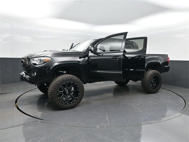 2018 Toyota Tacoma TRD Sport Double Cab 5' Bed V6 4x2 Automatic - 22948539 - 28