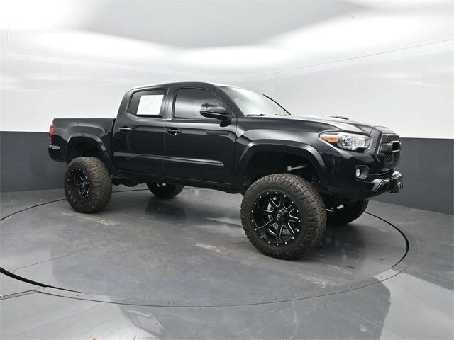 2018 Toyota Tacoma TRD Sport Double Cab 5' Bed V6 4x2 Automatic - 22951706 - 26