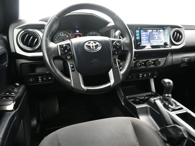 2018 Toyota Tacoma TRD Sport Double Cab 5' Bed V6 4x2 Automatic - 22954216 - 19