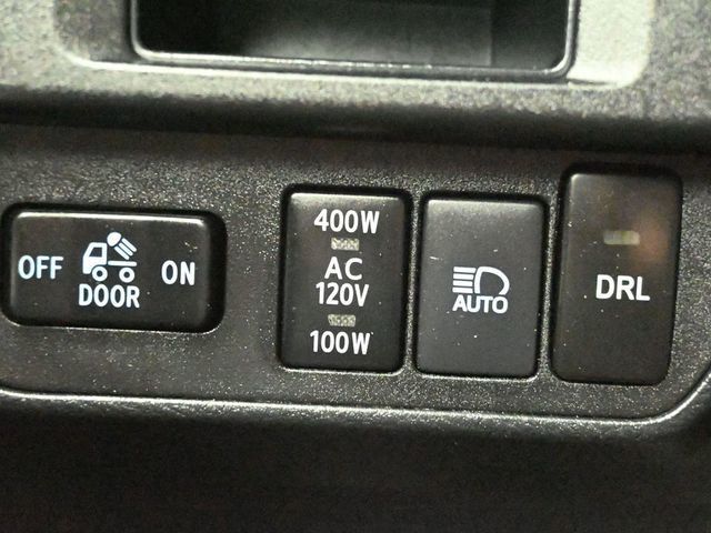 2018 Toyota Tacoma TRD Sport Double Cab 5' Bed V6 4x2 Automatic - 22954216 - 28