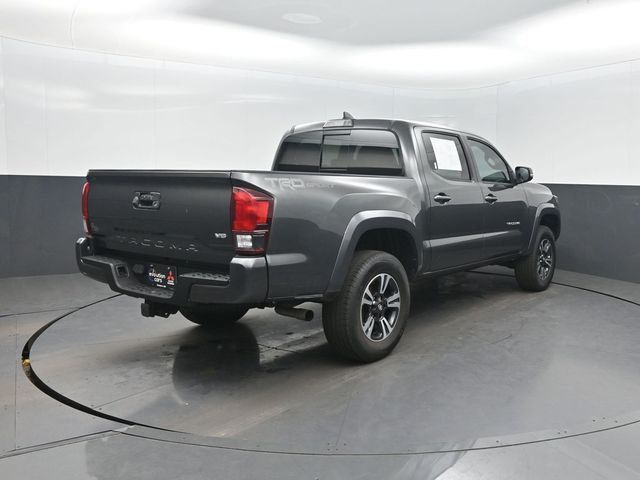 2018 Toyota Tacoma TRD Sport Double Cab 5' Bed V6 4x2 Automatic - 22954216 - 32