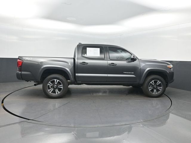 2018 Toyota Tacoma TRD Sport Double Cab 5' Bed V6 4x2 Automatic - 22954216 - 33