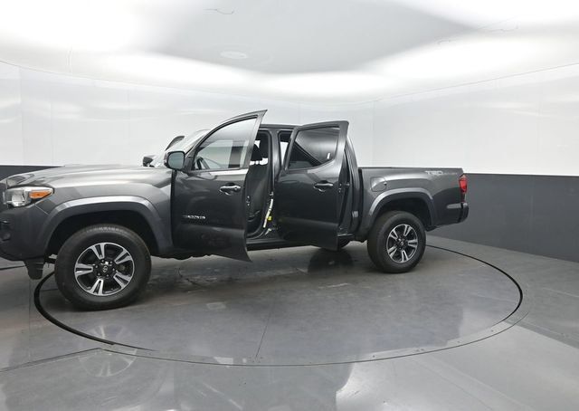 2018 Toyota Tacoma TRD Sport Double Cab 5' Bed V6 4x2 Automatic - 22954216 - 36