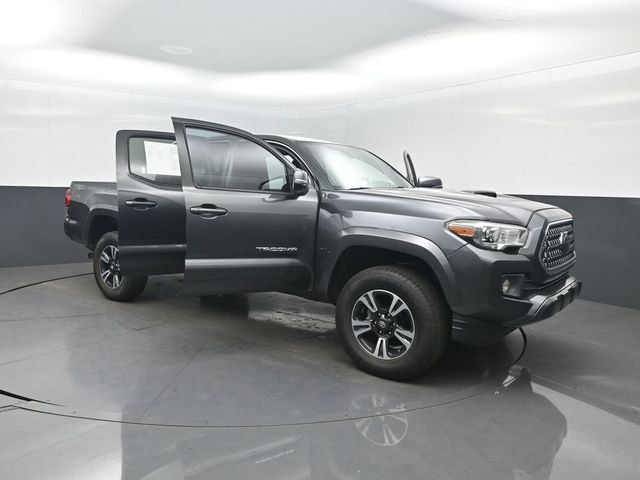 2018 Toyota Tacoma TRD Sport Double Cab 5' Bed V6 4x2 Automatic - 22954216 - 38