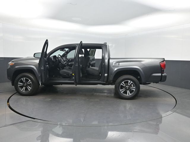2018 Toyota Tacoma TRD Sport Double Cab 5' Bed V6 4x2 Automatic - 22954216 - 39