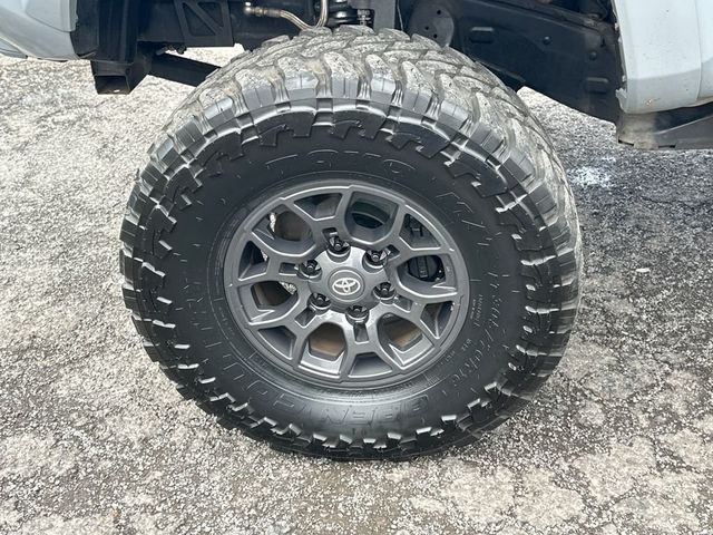 2018 Toyota Tacoma TRD Sport Double Cab 5' Bed V6 4x4 Automatic - 23049900 - 10