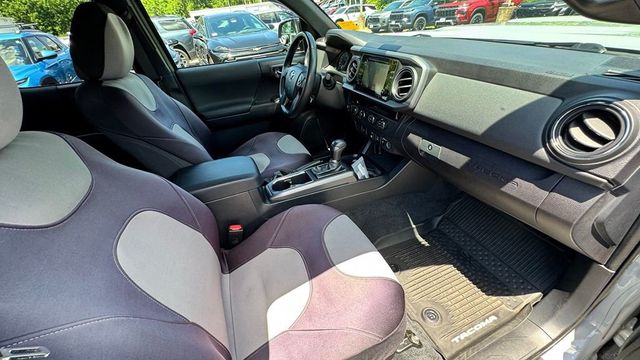 2018 Toyota Tacoma TRD Sport Double Cab 5' Bed V6 4x4 Automatic - 23040768 - 9