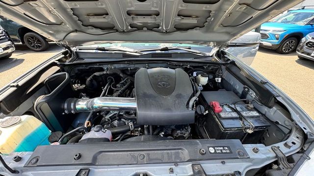 2018 Toyota Tacoma TRD Sport Double Cab 5' Bed V6 4x4 Automatic - 23040768 - 13
