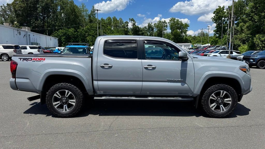 2018 Toyota Tacoma TRD Sport Double Cab 5' Bed V6 4x4 Automatic - 23040768 - 6