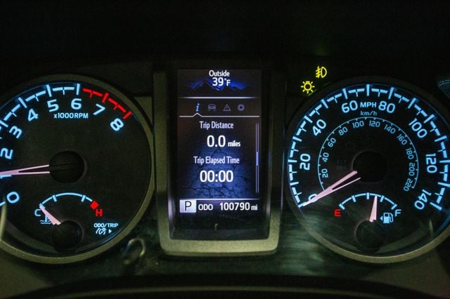 2018 Toyota Tacoma TRD Sport Double Cab 5' Bed V6 4x4 Automatic - 22974848 - 5