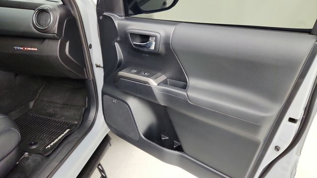 2018 Toyota Tacoma TRD Sport Double Cab 5' Bed V6 4x4 Automatic - 22943207 - 24