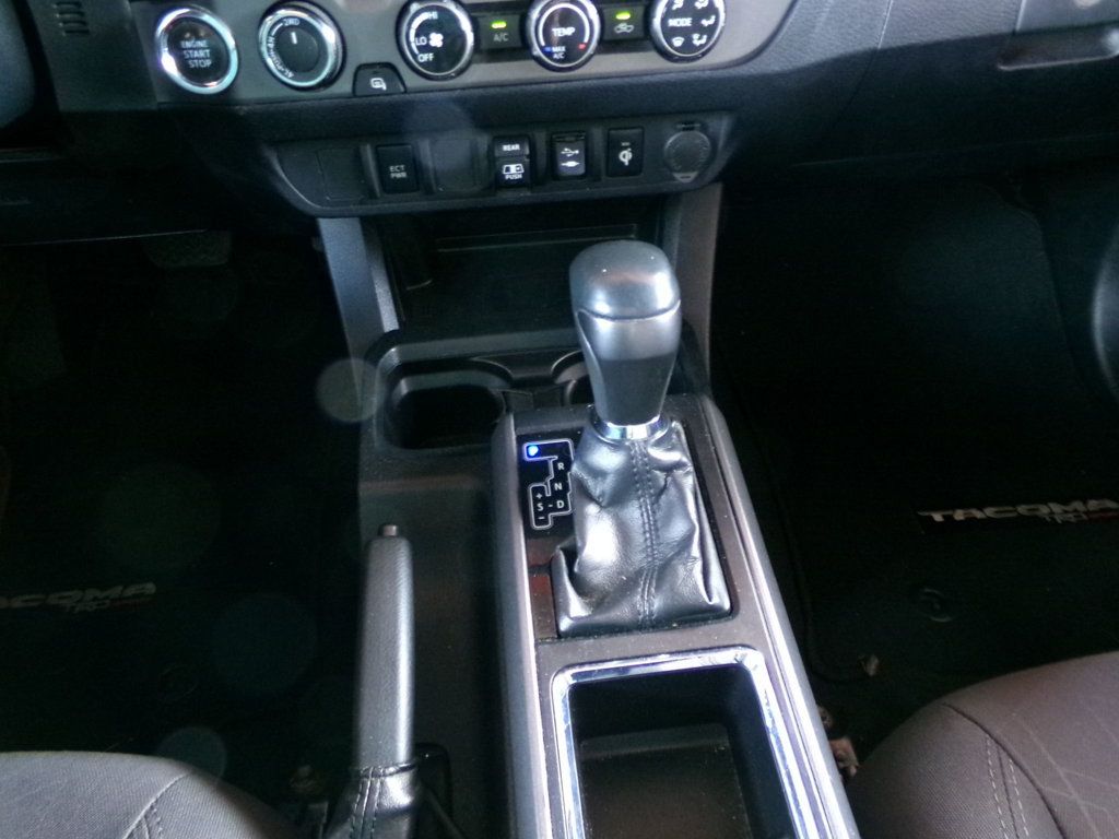 2018 Toyota Tacoma TRD Sport Double Cab 5' Bed V6 4x4 Automatic - 23009516 - 17