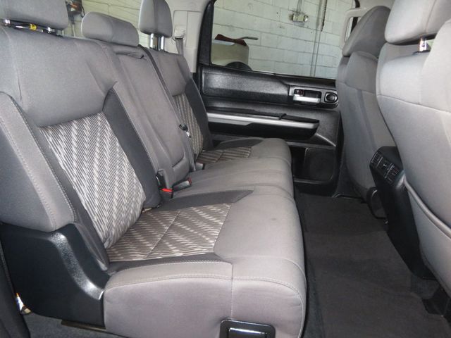 2018 Toyota Tundra 1OWNER CREWMAX SR5 4X4 ARIZONA TRUCK EXTRA CLEAN  - 22935915 - 33