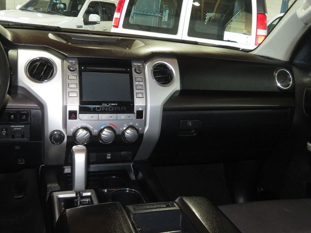 2018 Toyota Tundra 1OWNER CREWMAX SR5 4X4 ARIZONA TRUCK EXTRA CLEAN  - 22935915 - 41