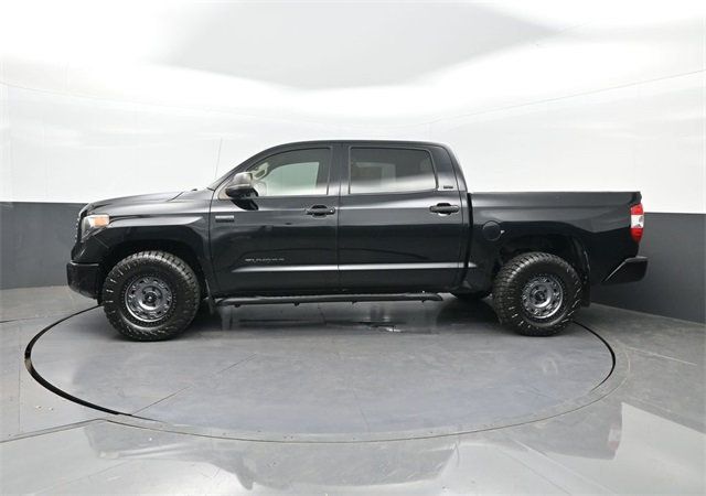 2018 Toyota Tundra SR5 CrewMax photo 2