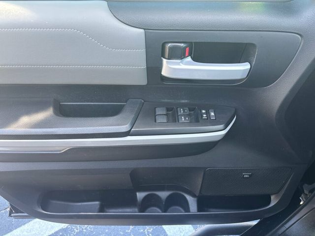 2018 Toyota Tundra 4WD Limited CrewMax 5.5' Bed 5.7L - 23082830 - 13