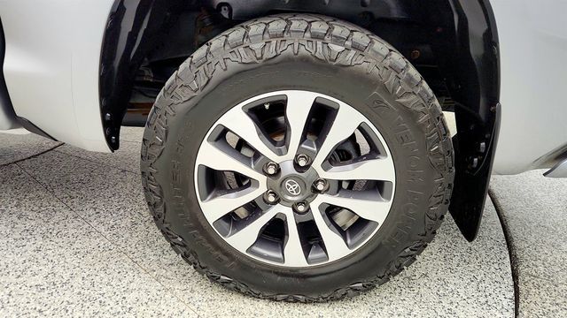 2018 Toyota Tundra 4WD Limited CrewMax 5.5' Bed 5.7L - 23010076 - 8
