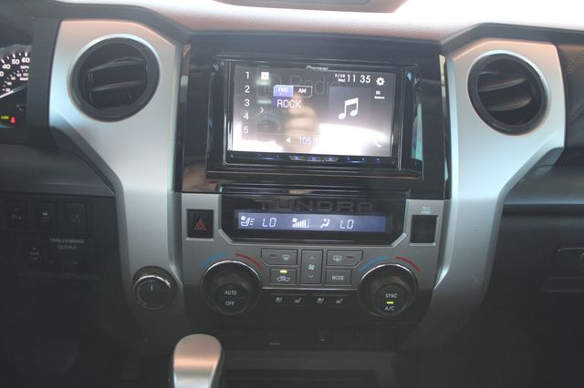 2018 Toyota Tundra 4WD Platinum CrewMax 5.5' Bed 5.7L FFV - 23081769 - 10