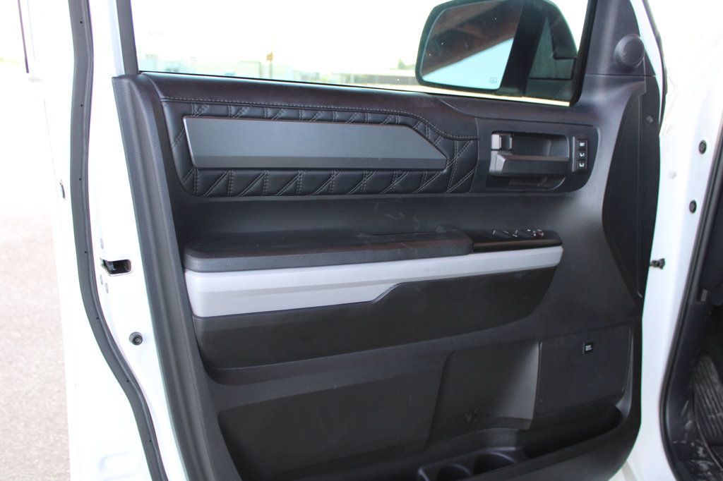 2018 Toyota Tundra 4WD Platinum CrewMax 5.5' Bed 5.7L FFV - 23081769 - 17