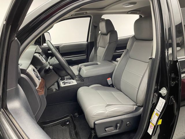2018 Toyota Tundra 4WD SR5 CrewMax 5.5' Bed 5.7L - 22981517 - 11