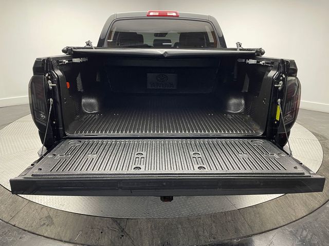 2018 Toyota Tundra 4WD SR5 CrewMax 5.5' Bed 5.7L - 22981517 - 42