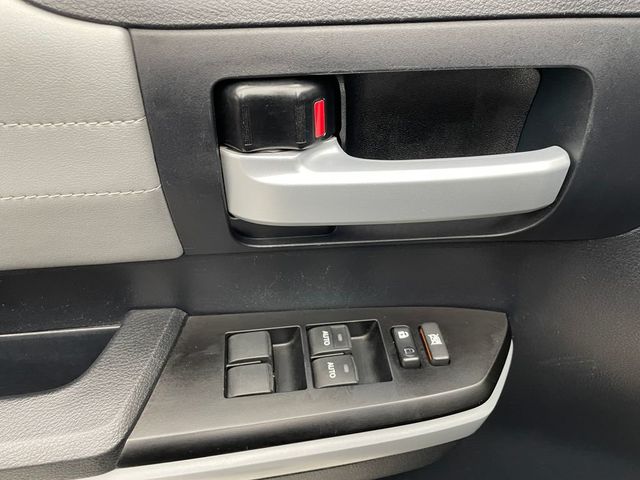 2018 Toyota Tundra 4WD SR5 CrewMax 5.5' Bed 5.7L - 22981517 - 8