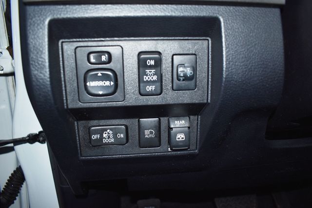 2018 Toyota Tundra 4WD SR5 CrewMax 5.5' Bed 5.7L FFV - 22961722 - 10