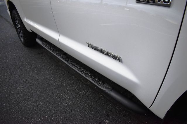 2018 Toyota Tundra 4WD SR5 CrewMax 5.5' Bed 5.7L FFV - 22961722 - 21