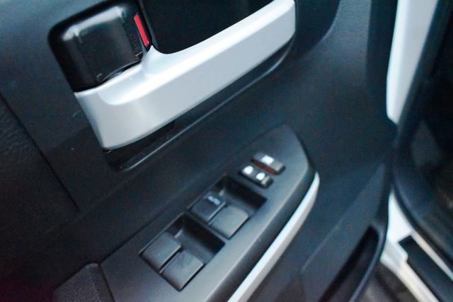 2018 Toyota Tundra 4WD SR5 CrewMax 5.5' Bed 5.7L FFV - 22961722 - 31