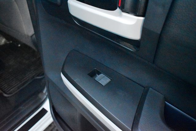 2018 Toyota Tundra 4WD SR5 CrewMax 5.5' Bed 5.7L FFV - 22961722 - 34