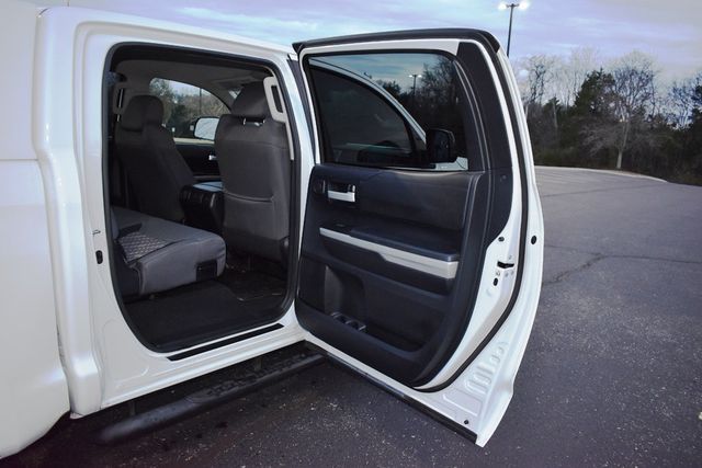 2018 Toyota Tundra 4WD SR5 CrewMax 5.5' Bed 5.7L FFV - 22961722 - 45