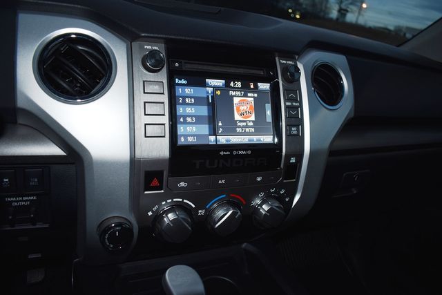 2018 Toyota Tundra 4WD SR5 CrewMax 5.5' Bed 5.7L FFV - 22961722 - 8