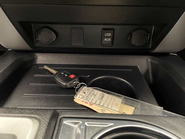 2018 Toyota Tundra 4WD SR5 Double Cab 6.5' Bed 5.7L - 23017765 - 28