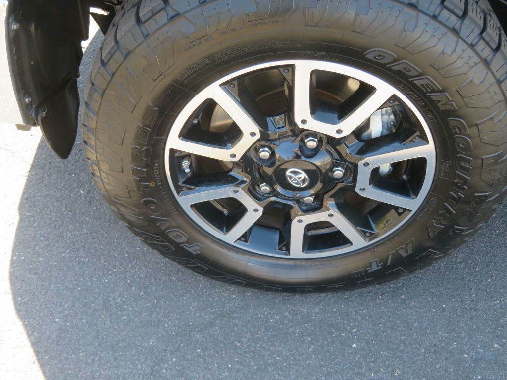 2018 Toyota Tundra SR5 TRD photo 16