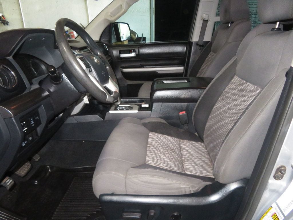 2018 Toyota Tundra SR5 TRD photo 19