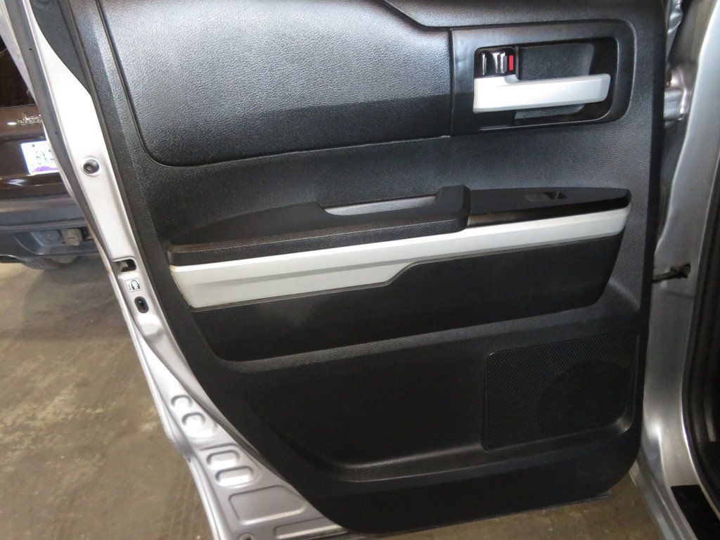 2018 Toyota Tundra SR5 TRD photo 23