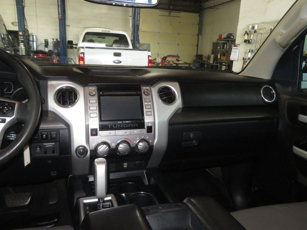 2018 Toyota Tundra SR5 TRD photo 38