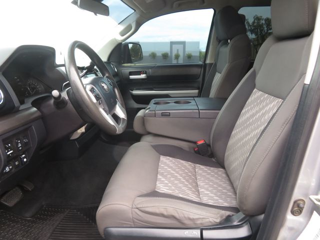 2018 Toyota Tundra CREWMAX 4X4 5.7 TOYOTA TUNDRA SR5 EXTRA CLEAN 3OWNER  - 22951841 - 17