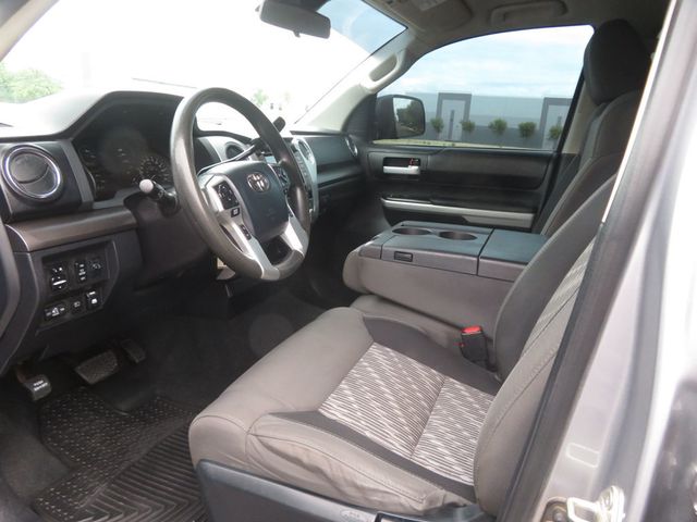 2018 Toyota Tundra CREWMAX 4X4 5.7 TOYOTA TUNDRA SR5 EXTRA CLEAN 3OWNER  - 22951841 - 18