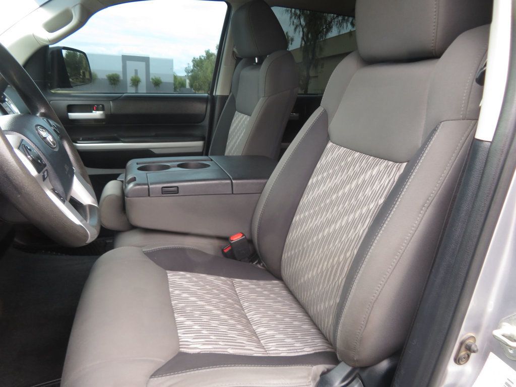 2018 Toyota Tundra CREWMAX 4X4 5.7 TOYOTA TUNDRA SR5 EXTRA CLEAN 3OWNER  - 22951841 - 20