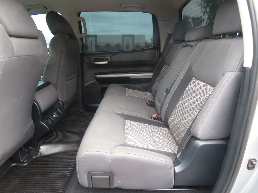 2018 Toyota Tundra CREWMAX 4X4 5.7 TOYOTA TUNDRA SR5 EXTRA CLEAN 3OWNER  - 22951841 - 22